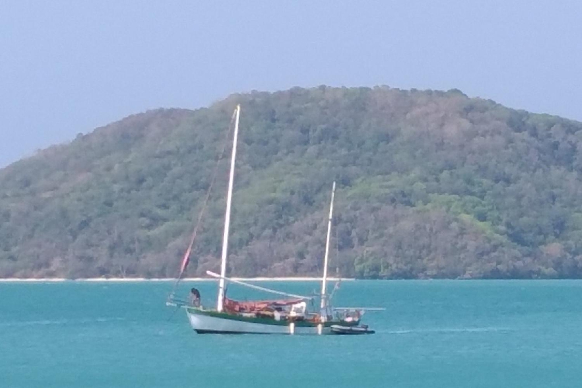 ทัพเรือภาค3ลากเรือใบอังกฤษเข้าฝั่งหลังลอยกลางอ่าวภูเก็ตนาน3วัน ทัพเรือภาค3ลากเรือใบอังกฤษเข้าฝั่งหลังลอยกลางอ่าวภูเก็ตนาน3วัน