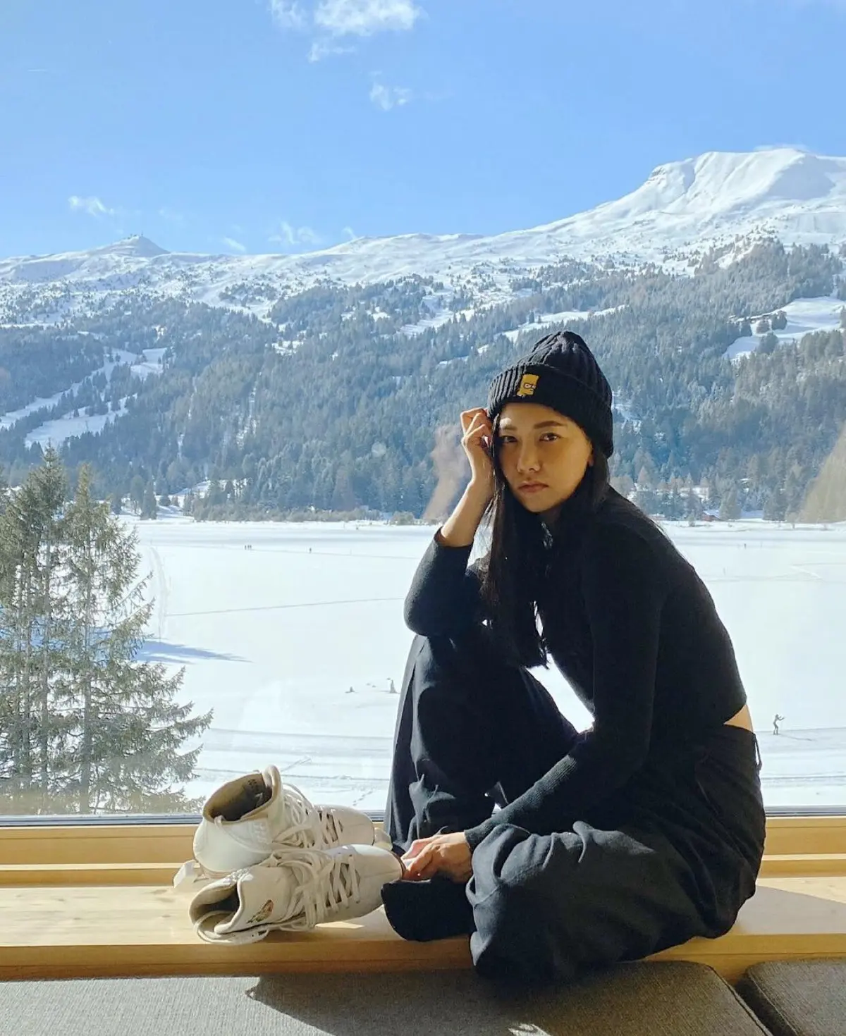 สวยทั้งคนและวิว! นุ่น วรนุช โพสเซ็กซี่ริมสระท้าลมหนาวที่สวิตเซอร์แลนด์