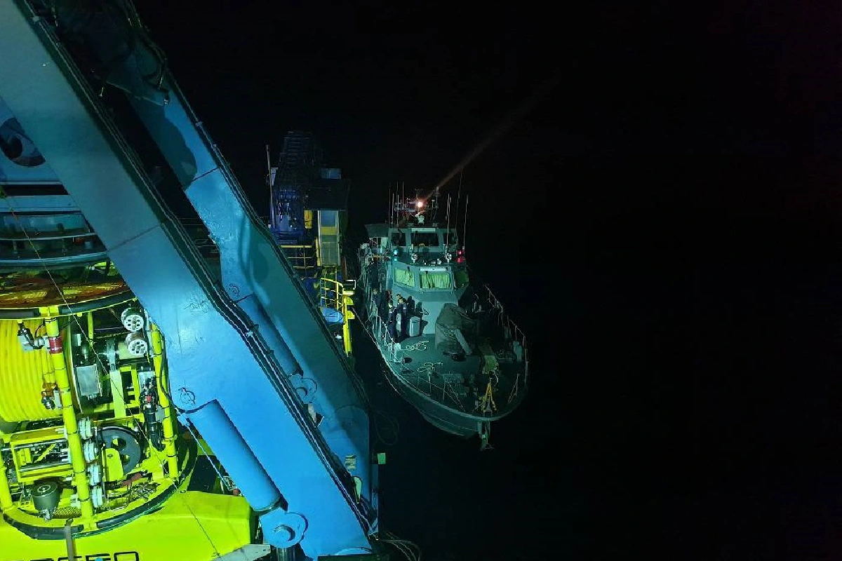 ทัพเรือภาค3ลากเรือใบอังกฤษเข้าฝั่งหลังลอยกลางอ่าวภูเก็ตนาน3วัน