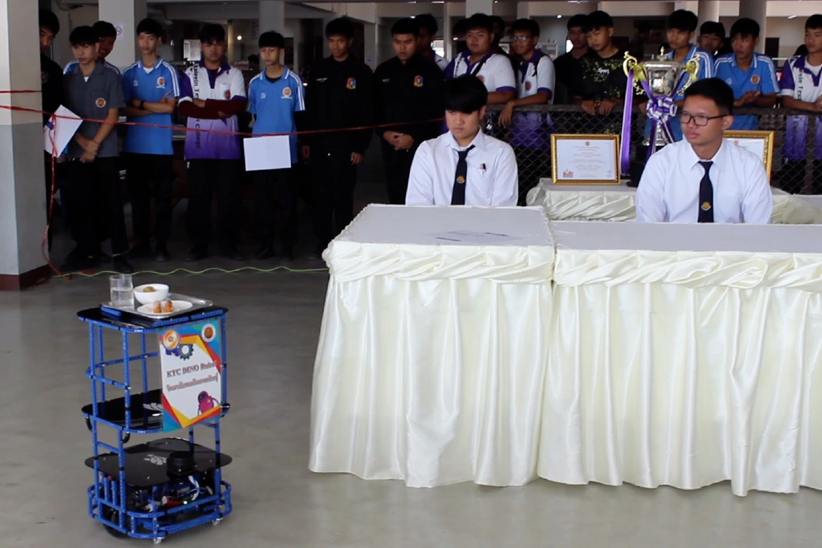 เทคนิคกาฬสินธุ์คว้ารางวัลชนะเลิศแข่งขันหุ่นยนต์AGVครองถ้วยพระราชทาน