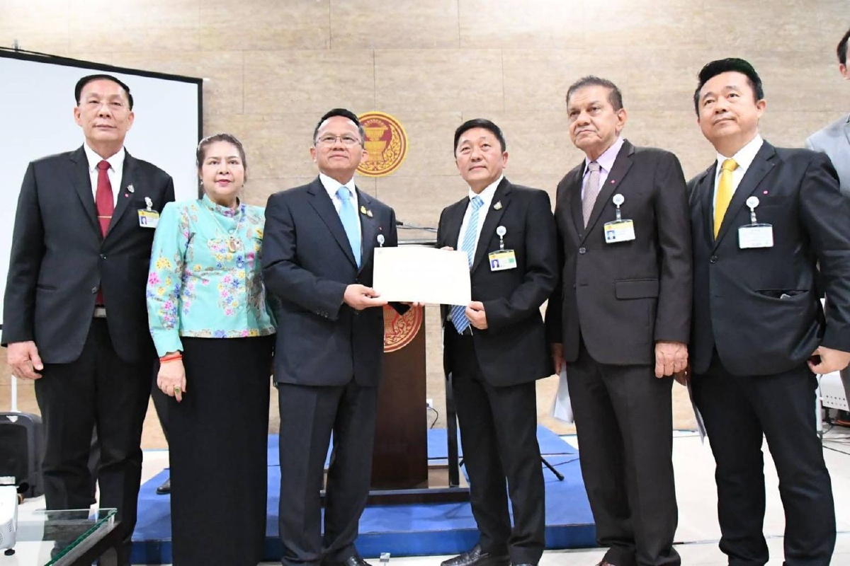 กมธ.สาธารณสุขขอ รมว.ยุติธรรม ช่วยนิรโทษคนถูกจับครอบครองกัญชา กมธ.สาธารณสุขขอ รมว.ยุติธรรม ช่วยนิรโทษคนถูกจับครอบครองกัญชา
