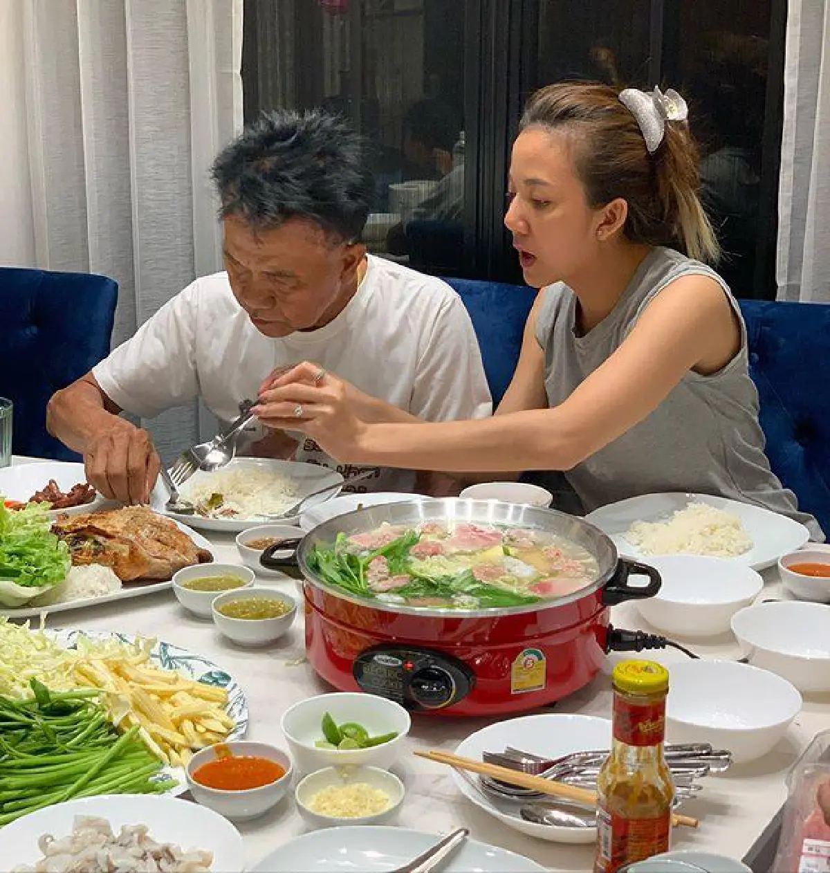 สวยรวยไม่หยุด! จ๊ะ อาร์สยาม ถอยรถหรูคันใหม่ป้ายแดงราคาหลายล้าน