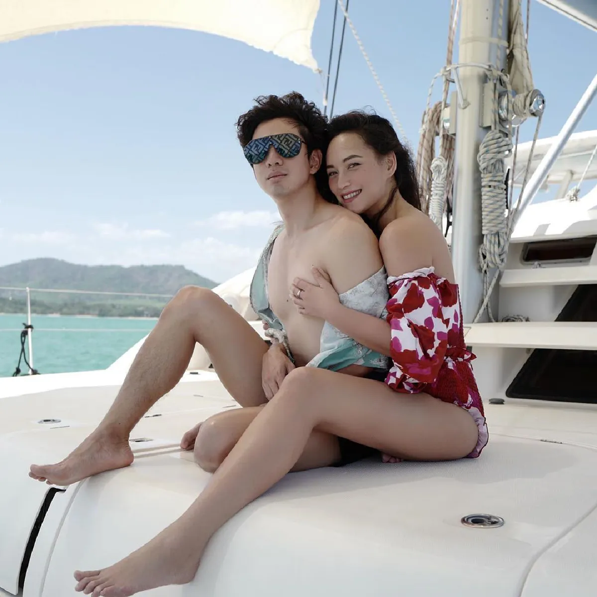 บี น้ำทิพย์ เผยภาพแนบชิด ฟิล์ม ธนภัทร เสิร์ฟความจิ้นฟินกันแบบจุกๆ 