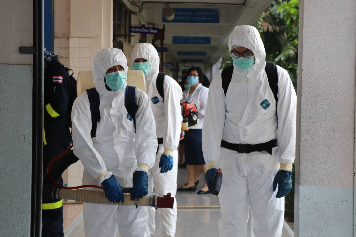 เขตดอนเมืองฉีดพ่นยาฆ่าเชื้อสกัดโควิด-19แพร่กระจาย