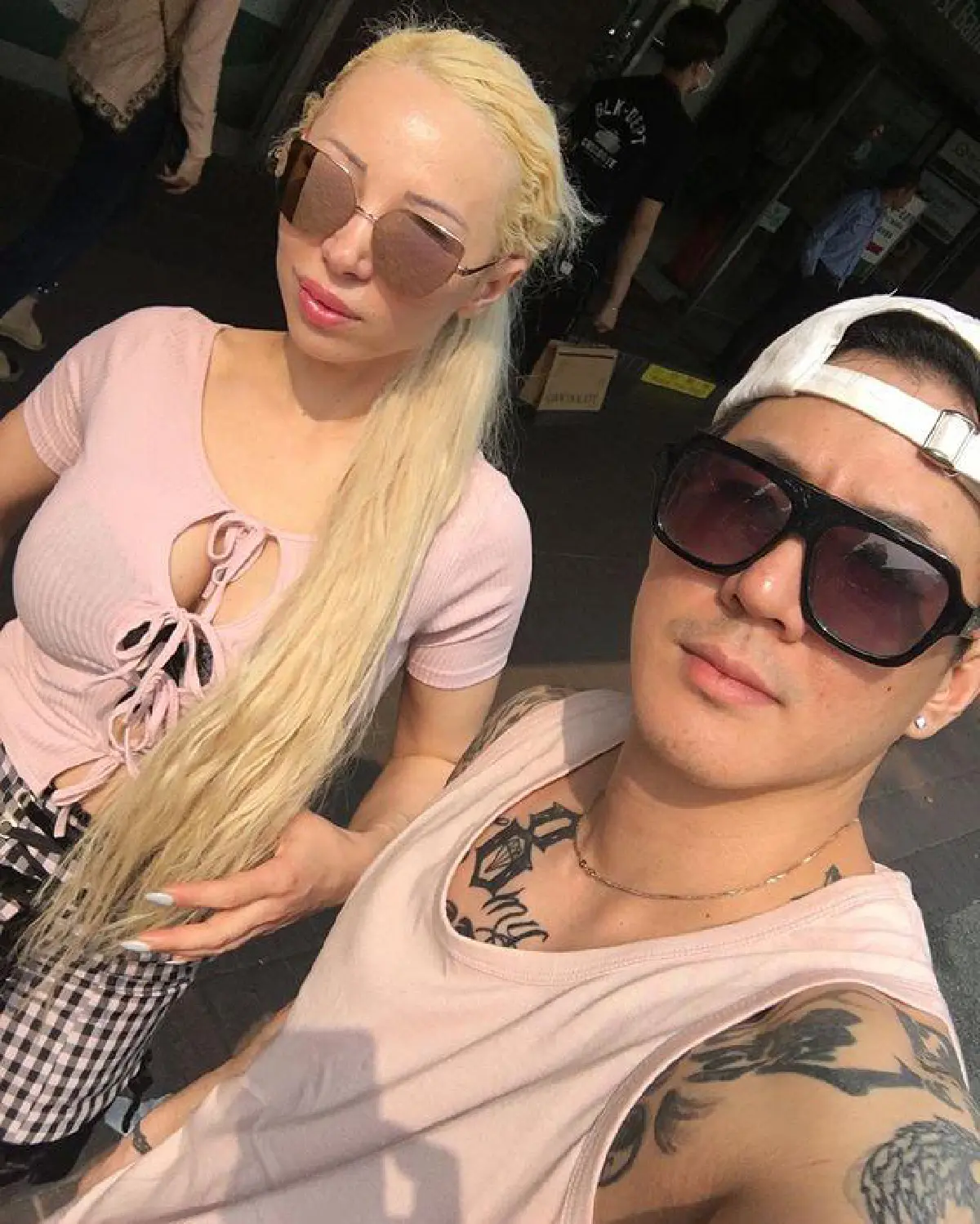 สละโสดอีกราย! ฮาเวิร์ด หวัง ควงเจ้าสาวผมบลอนด์เข้าพิธีแต่งงานสุดชื่นมื่น (คลิป)