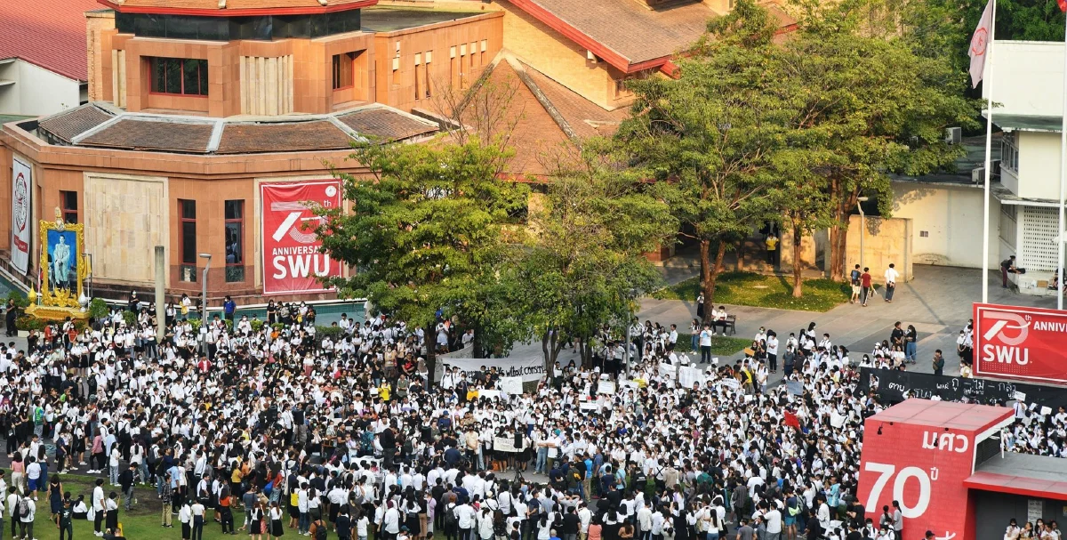 แฟลชม็อบนักเรียนนักศึกษาต้าน"ลุงตู่"ลามไปทั่วประเทศ