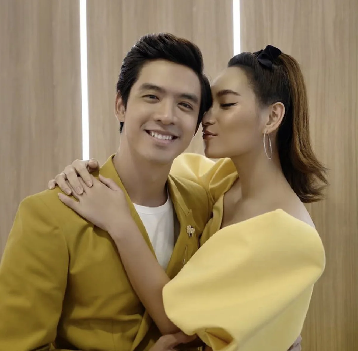 บี น้ำทิพย์ เผยภาพแนบชิด ฟิล์ม ธนภัทร เสิร์ฟความจิ้นฟินกันแบบจุกๆ 