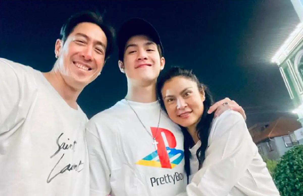 “เจ เจตริน”  พาแกะซีลชมรถคันใหม่สุดหรู ราคากว่า 17 ล้านบาท 