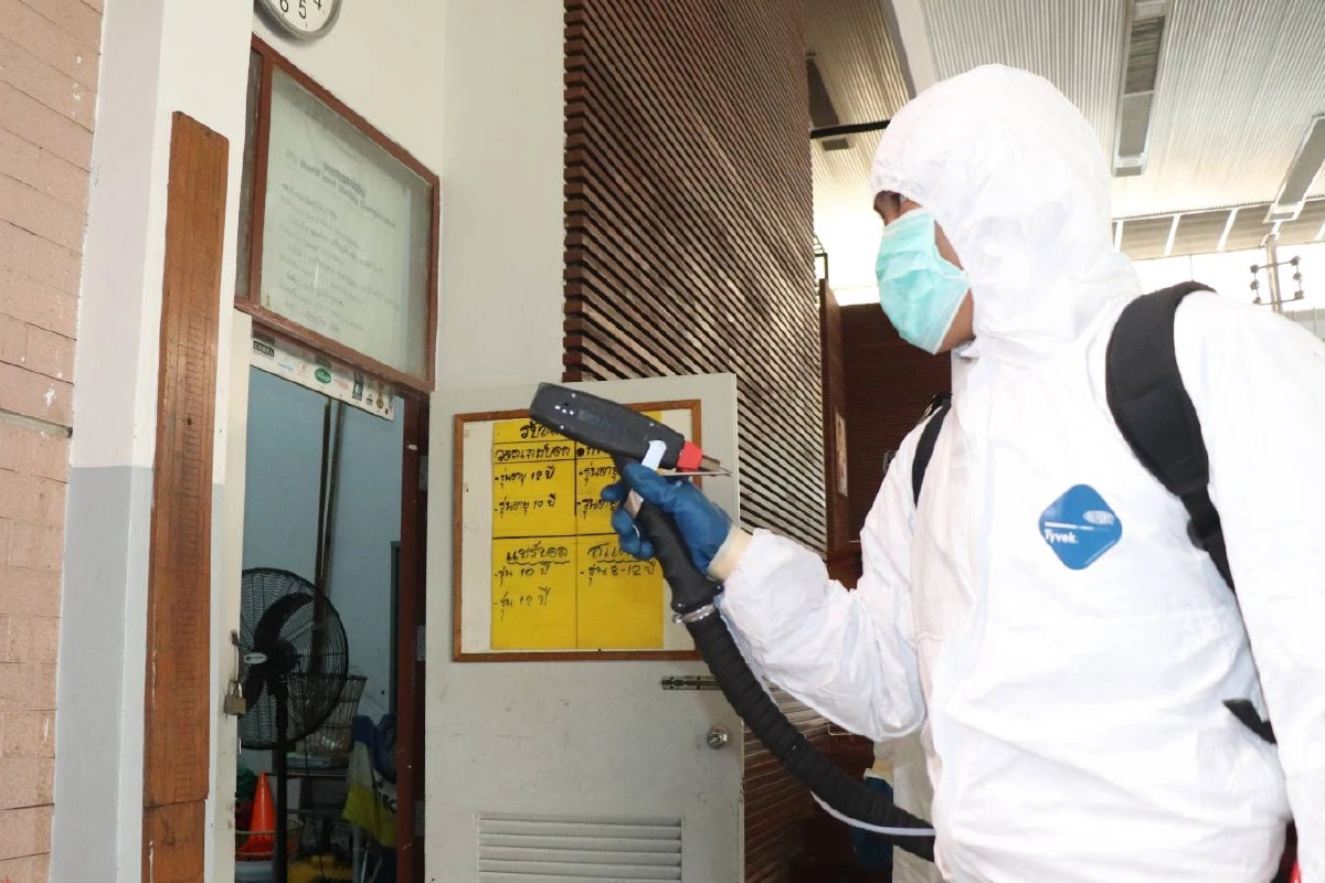 เขตดอนเมืองฉีดพ่นยาฆ่าเชื้อสกัดโควิด-19แพร่กระจาย