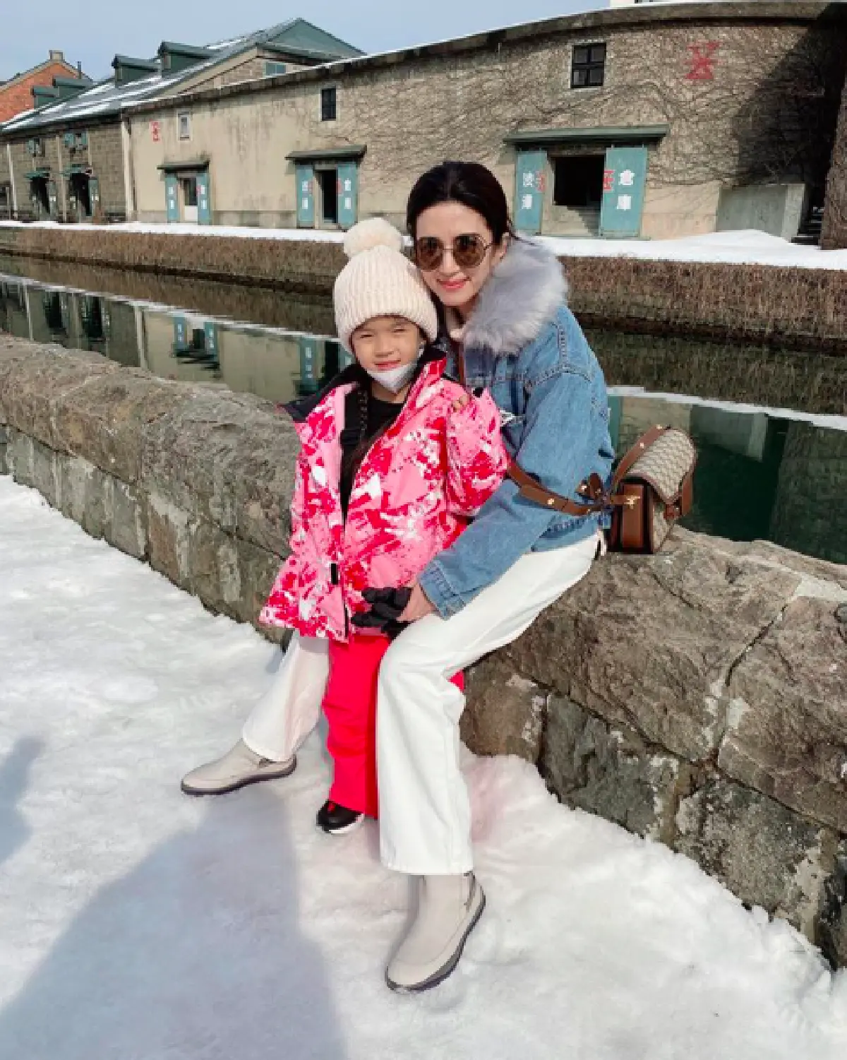 ส่องคนบันเทิง...เก็บตัวเองอยู่บ้าน 14 วัน หลังเดินทางกลับจากต่างประเทศ