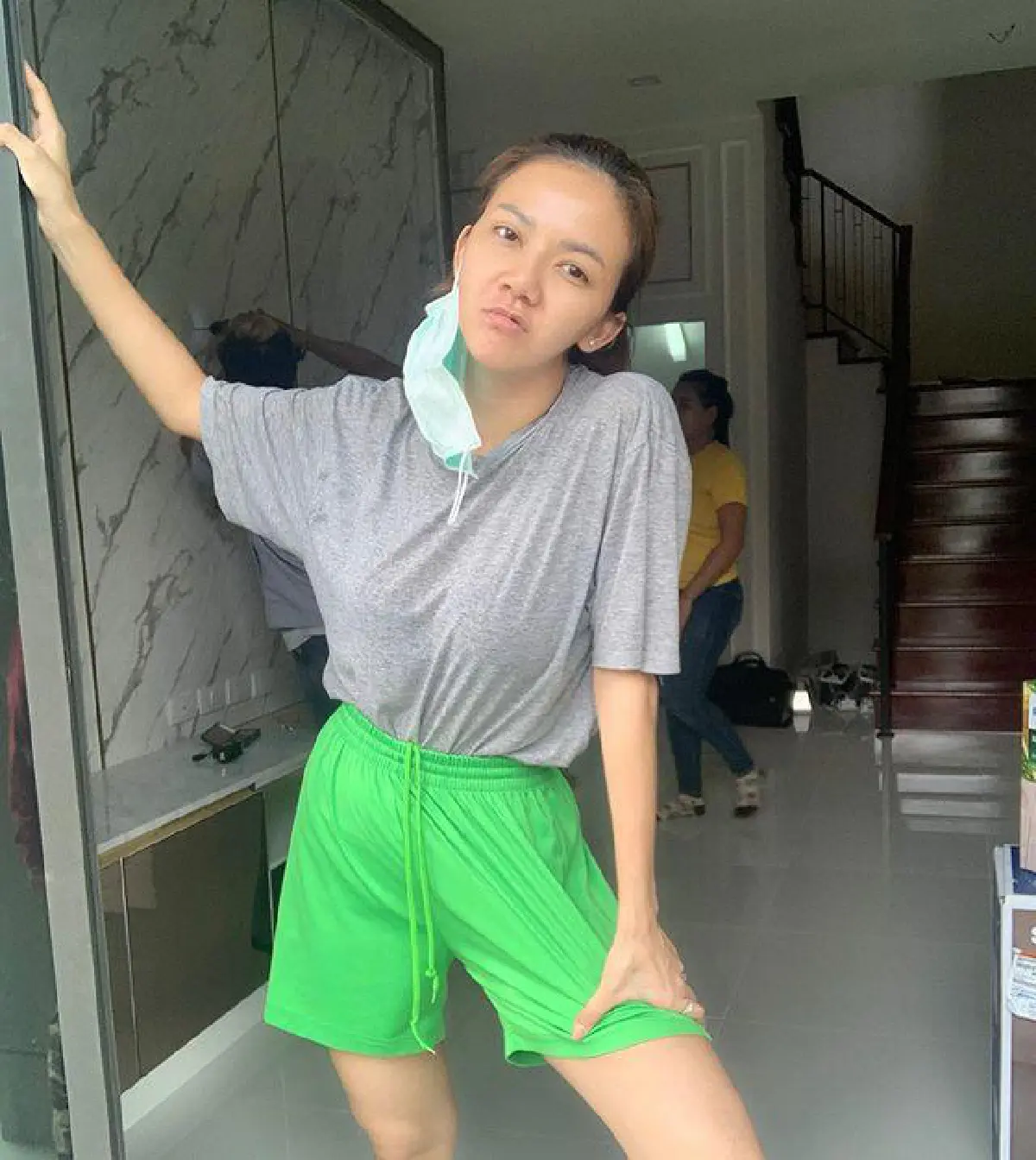 สวยรวยไม่หยุด! จ๊ะ อาร์สยาม ถอยรถหรูคันใหม่ป้ายแดงราคาหลายล้าน