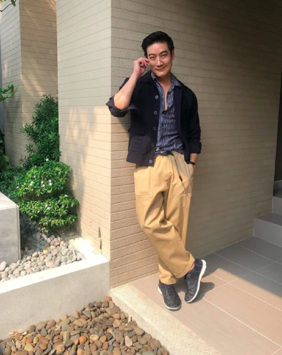 “หมอโอ๊ค” เผย “อลิน-อลัน” ต้องถือพาสปอร์ตเข้าโรงเรียน คุมเข้มป้องกันไวรัส