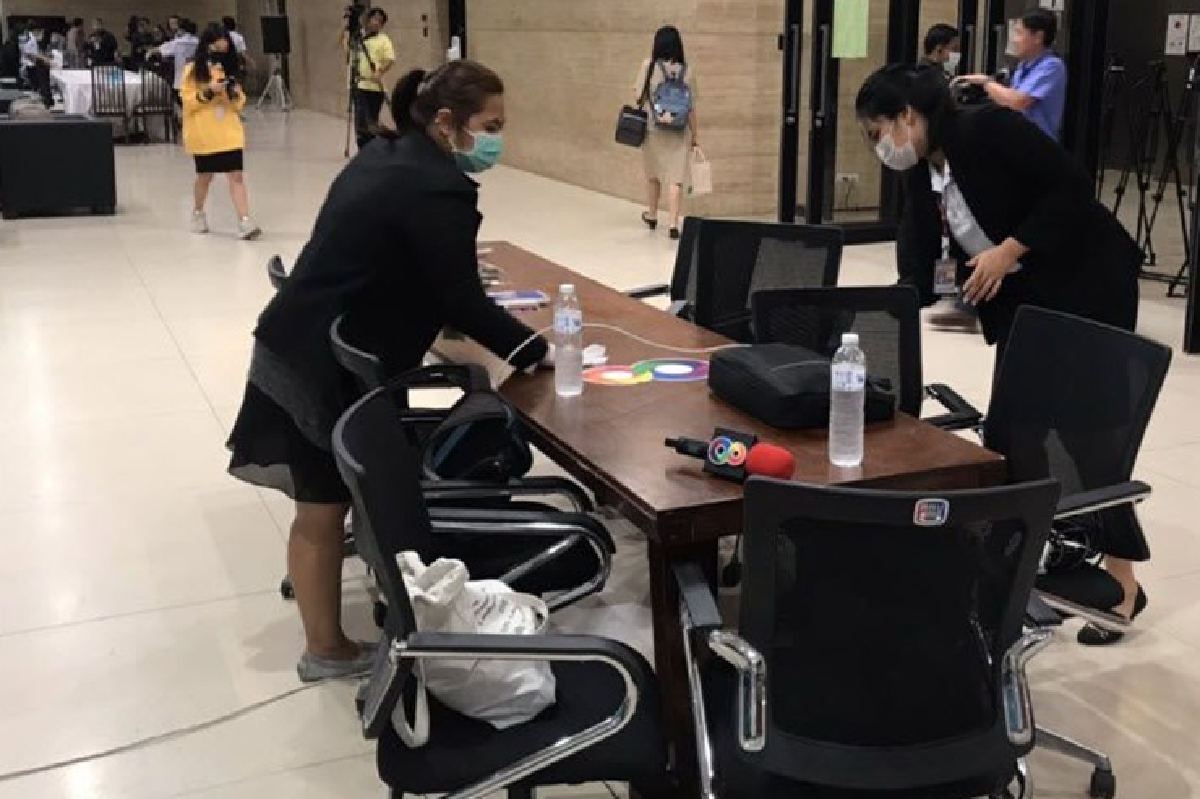 สภาฯบิ๊กคลีนนิ่งห้องประชุม ผวาโควิด19 สภาฯบิ๊กคลีนนิ่งห้องประชุม ผวาโควิด19