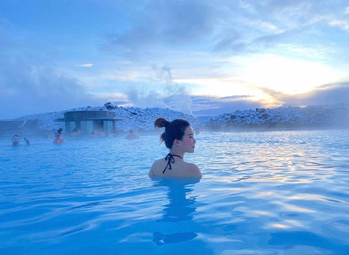 เบลล์ เกิร์ลลี่เบอร์รี่ สลัดผ้าแช่น้ำท่ามกลางอากาศติดลบที่ไอซ์แลนด์