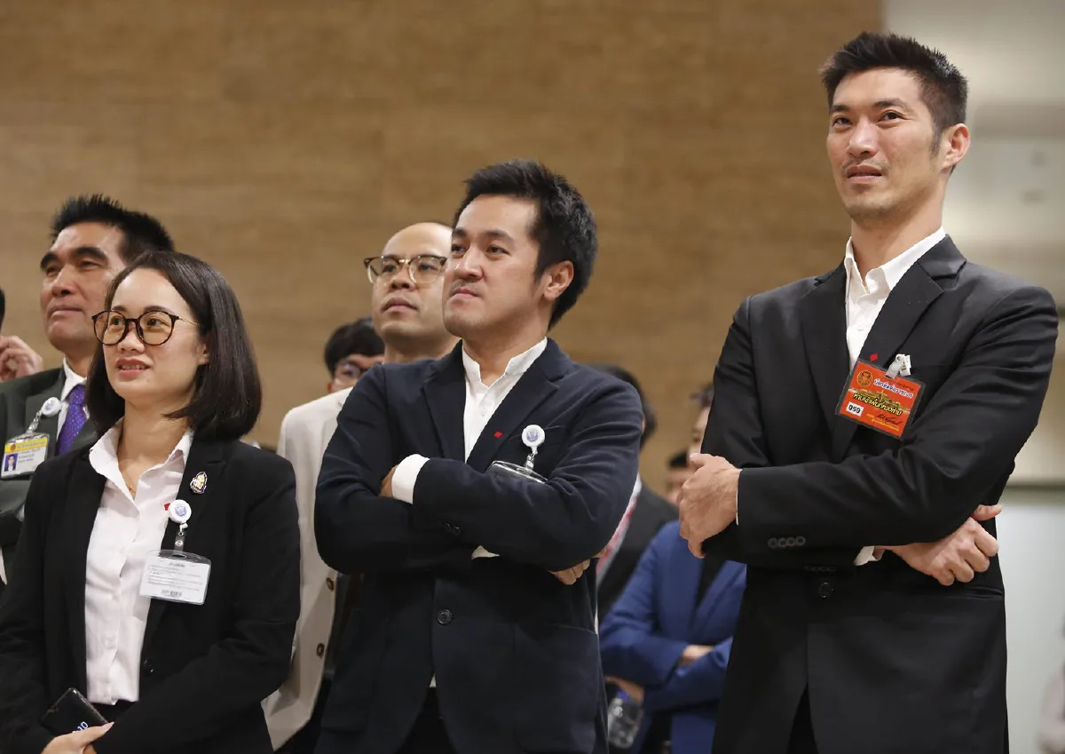 ส.ส.อนาคตใหม่จวกเละเพื่อไทยมวยล้มต้มคนดูสงสัยมีล็อบบี้ไม่อภิปราย"บิ๊กป้อม"