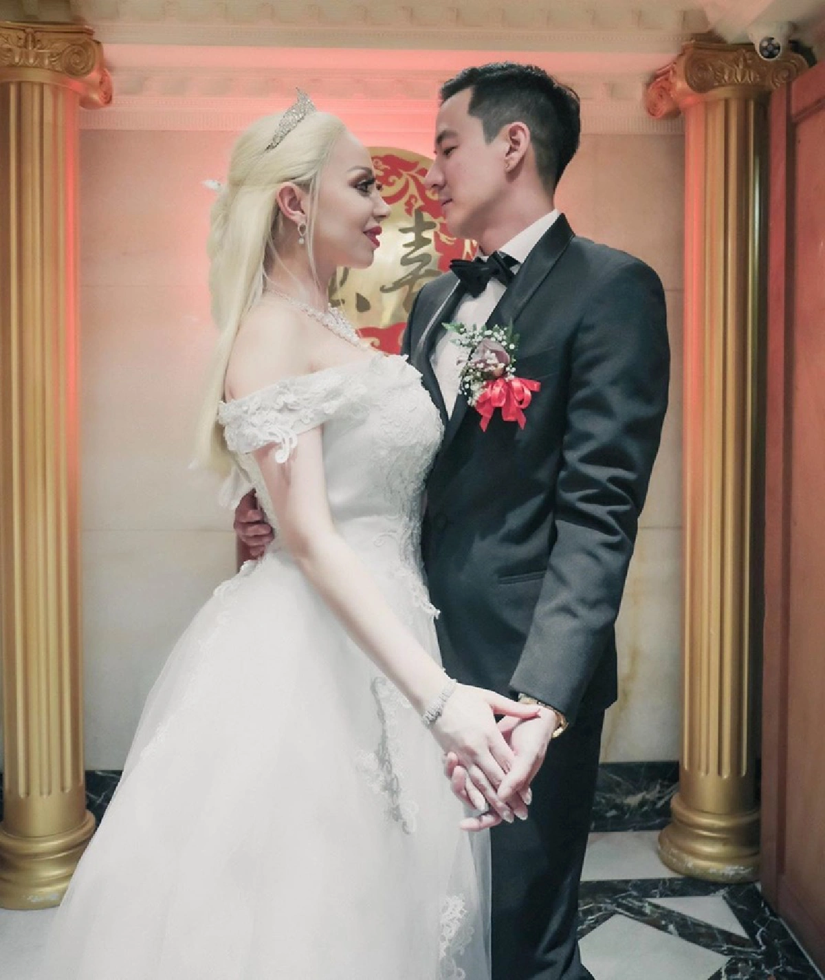 เอ็มมี่ อมลวรรณ ร่ำไห้หลังรู้ ฮาเวิร์ด หวัง แต่งงาน ตัดพ้อจากเมียหลวงกลายเป็นเมียน้อย