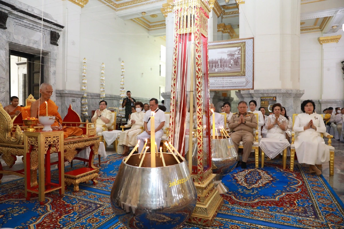 มูลนิธิร่วมจิตต์น้อมเกล้าฯ จัดพิธีพุทธาภิเษกวัตถุมงคลนำรายได้ช่วยทุนศึกษาเด็กยากไร้