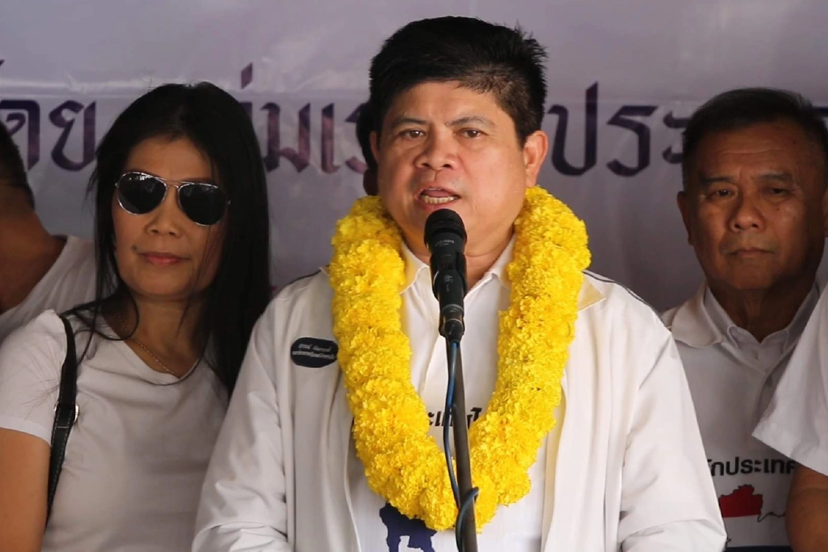 แดงแปรพักตร์ตั้งกลุ่มเรารักประเทศไทยยืนยันไม่แตกแยก