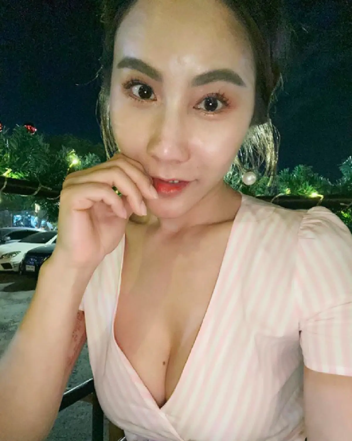 “ยูริ” ภรรยา “บอล เชิญยิ้ม” เปลือยหลังโพสต์ท่าสุดแซ่บกลางออนเซน ที่ม่อนแจ่ม 