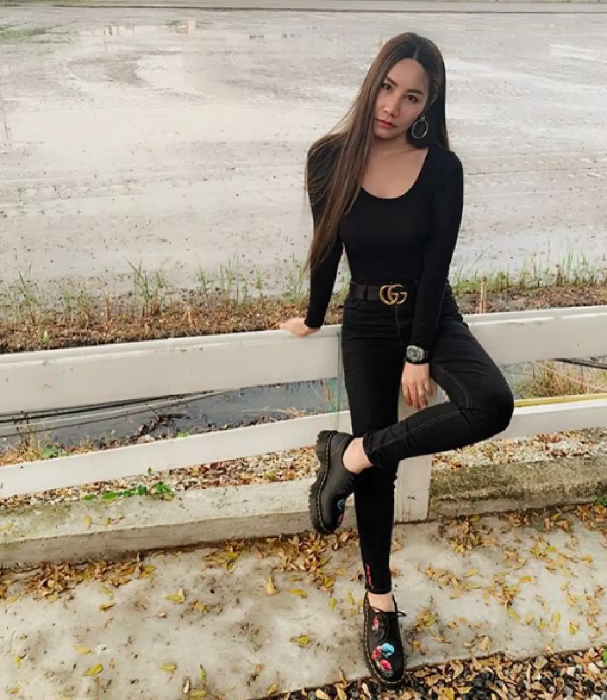 “ยูริ” ภรรยา “บอล เชิญยิ้ม” เปลือยหลังโพสต์ท่าสุดแซ่บกลางออนเซน ที่ม่อนแจ่ม 