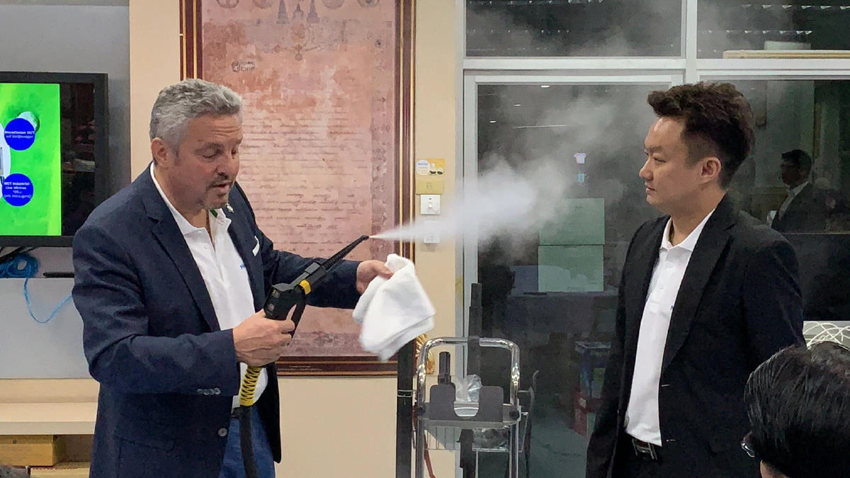 ร.ร.สวนกุหลาบเร่งฉีดพ่นฆ่าเชื้อไวรัส-แบคทีเรียโดยไม่ใช้สารเคมี