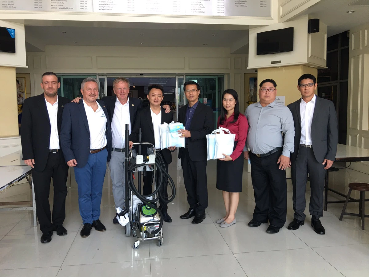 ร.ร.สวนกุหลาบเร่งฉีดพ่นฆ่าเชื้อไวรัส-แบคทีเรียโดยไม่ใช้สารเคมี