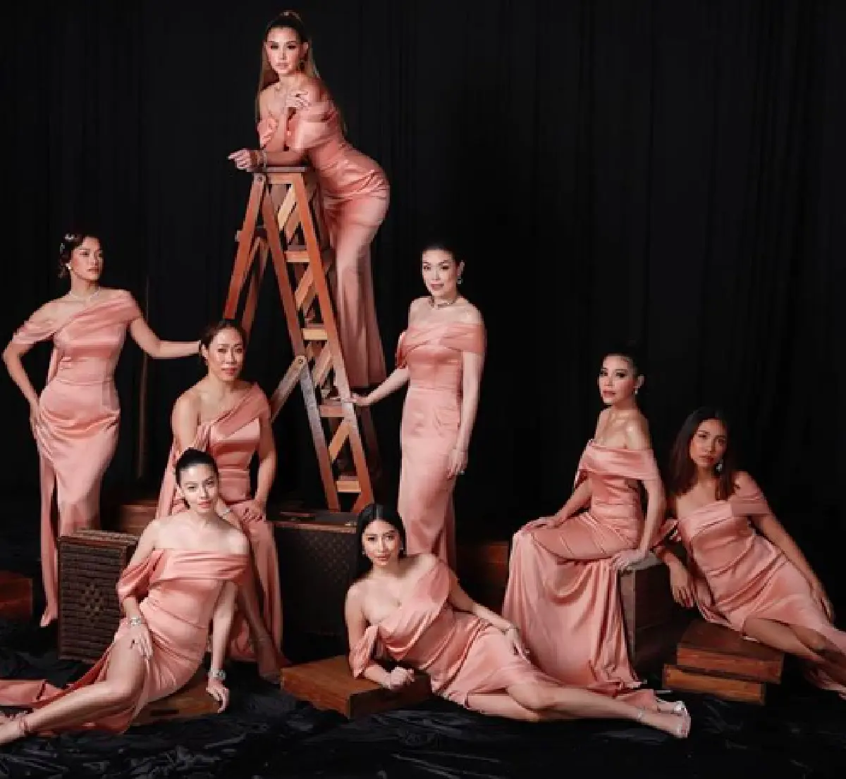 ส่องภาพเหล่าคนดัง-คนบันเทิงจากทุกแวดวงร่วมงานวิวาห์ “กรณ์-ศรีริต้า”