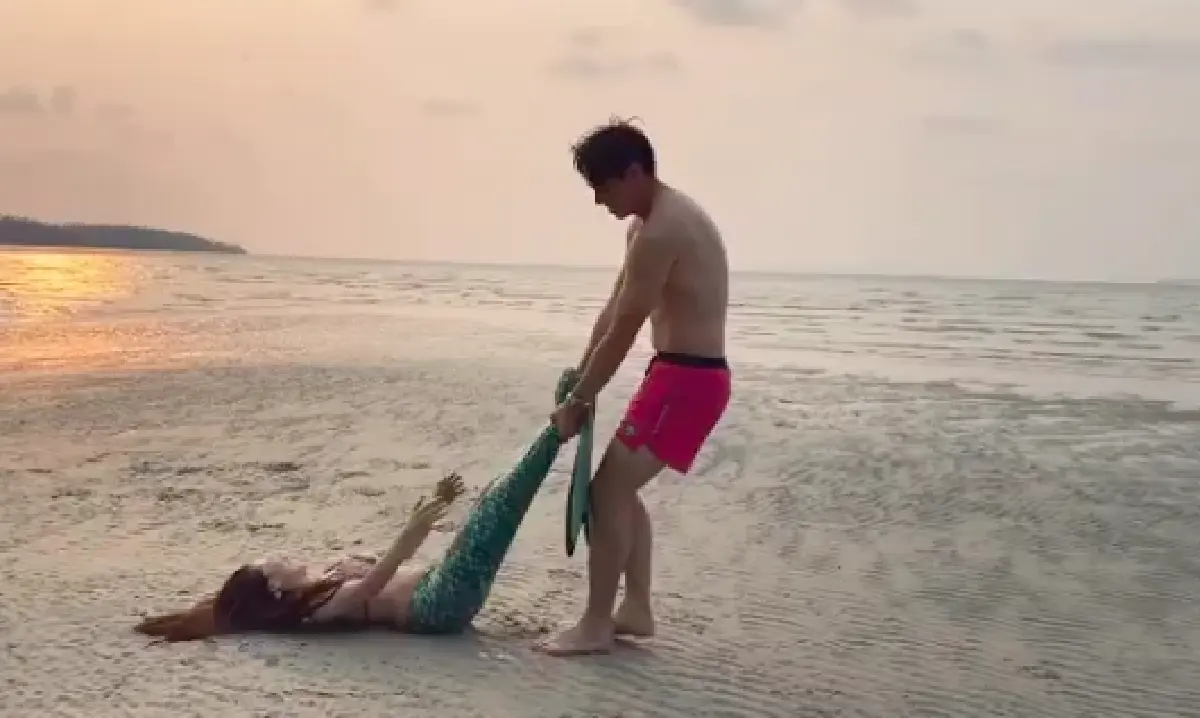 น่ารักหนักมาก! "ลิเดีย-น้องเดมี่" ในชุดบิกินี่ตัวจิ๋ว แปลงร่างเป็นนางเงือกน้อย 