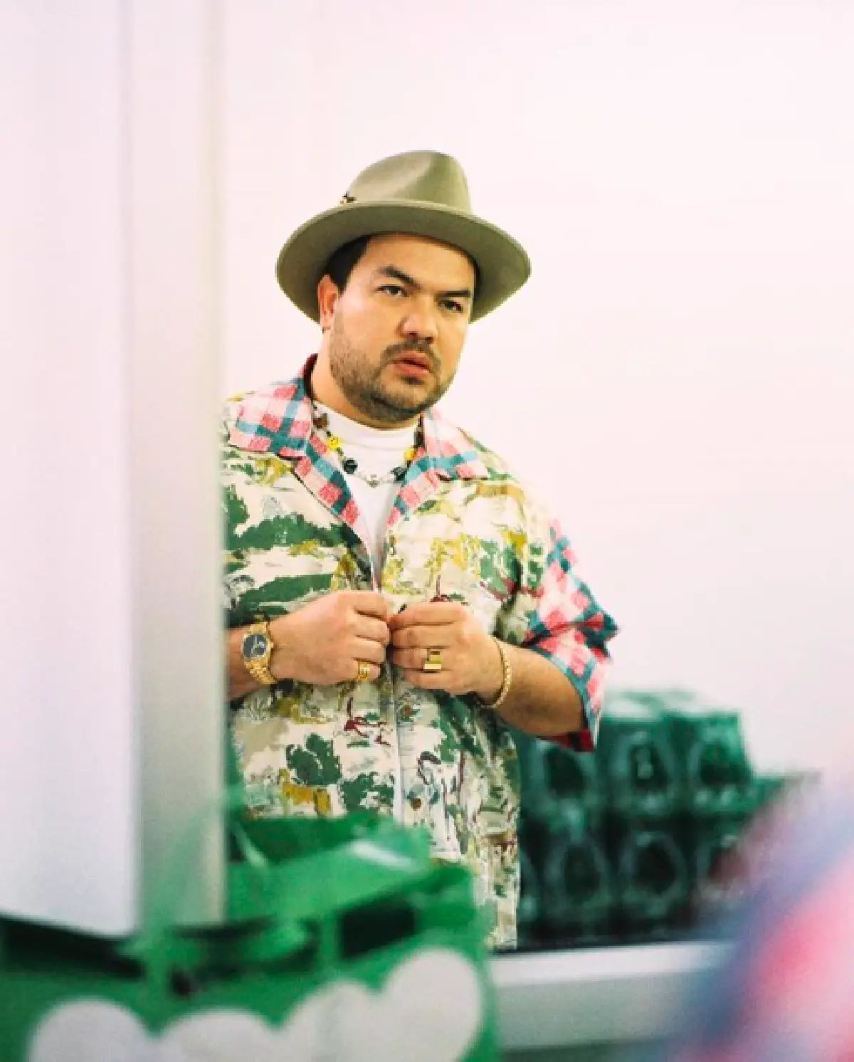 "โอ๊ต ปราโมทย์" ถึงกับยอมตาย เมื่อ "ใบเฟิร์น" แหวกอกถ่ายภาพสุดแซ่บเกินต้าน