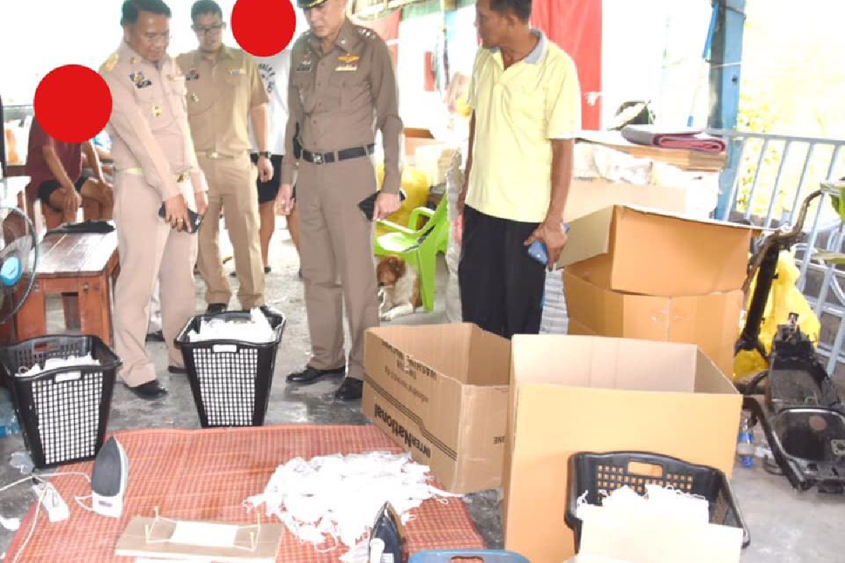 อึ้ง! บุกทลายแหล่งผลิต "หน้ากากอนามัยมือสอง" ที่สระบุรี อึ้ง! บุกทลายแหล่งผลิต "หน้ากากอนามัยมือสอง" ที่สระบุรี