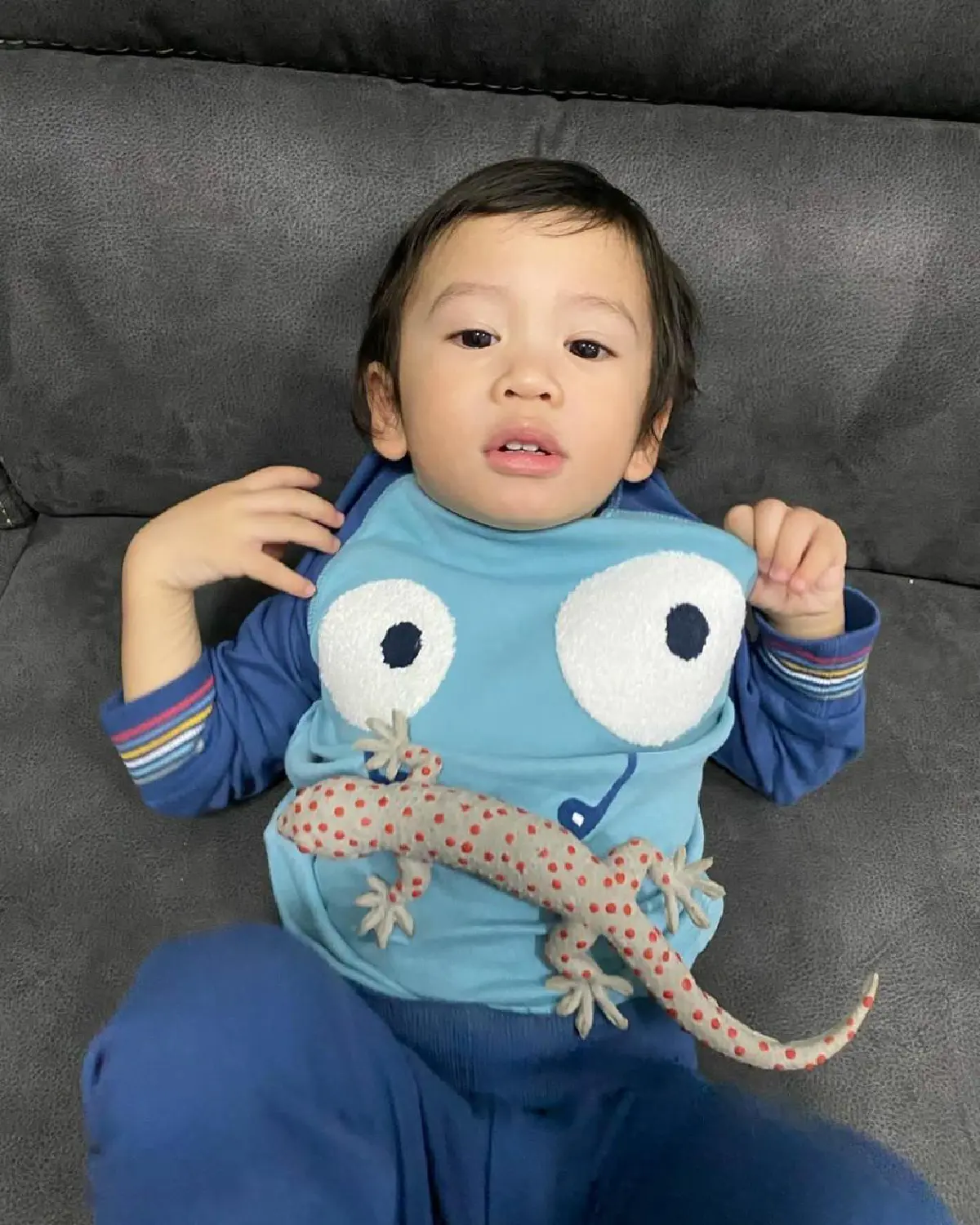 เอ็นดูหนักมาก! "น้องโพธิ์" ติดตุ๊กแกขนาดที่ว่าพกไปด้วยทุกที่