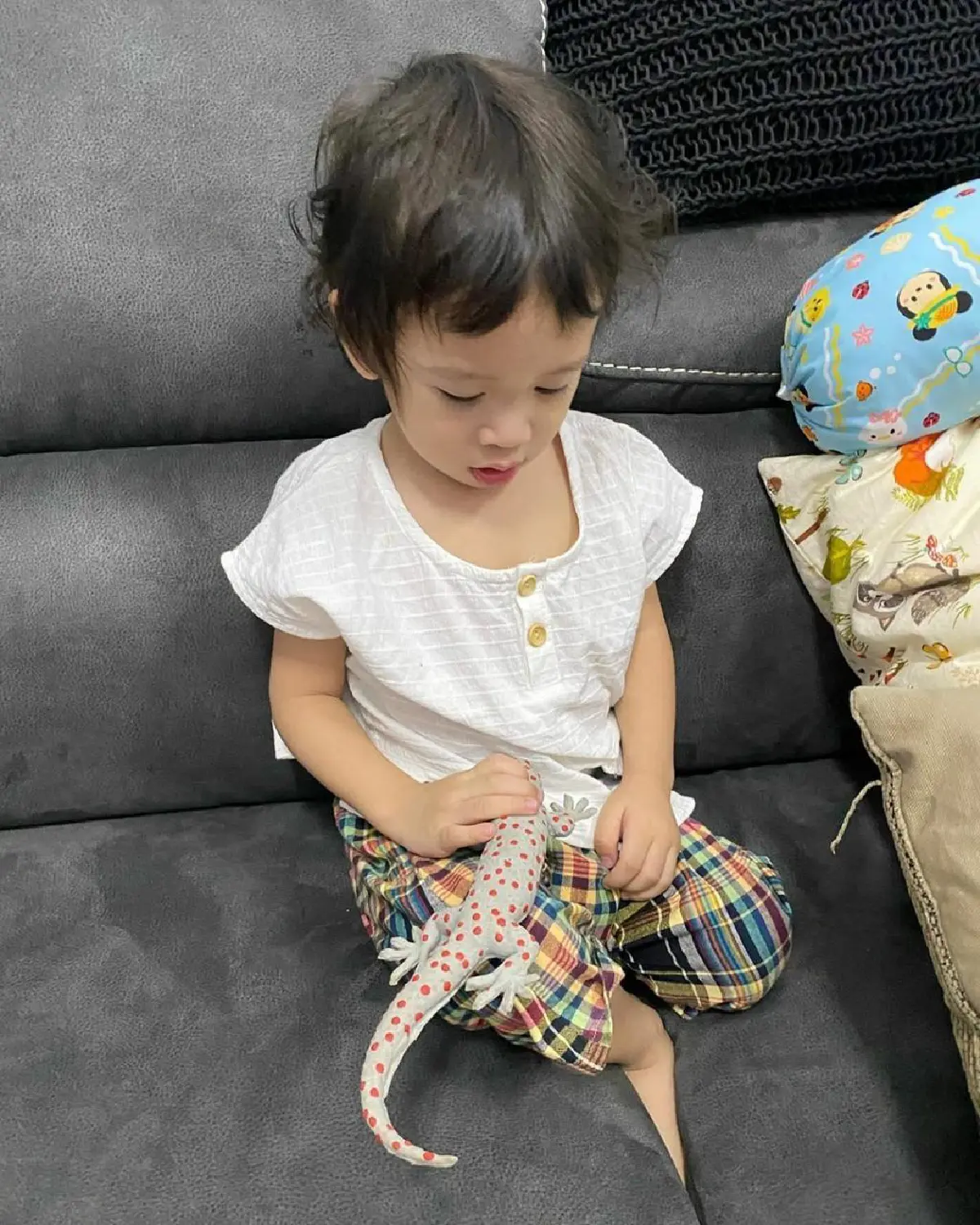 เอ็นดูหนักมาก! "น้องโพธิ์" ติดตุ๊กแกขนาดที่ว่าพกไปด้วยทุกที่