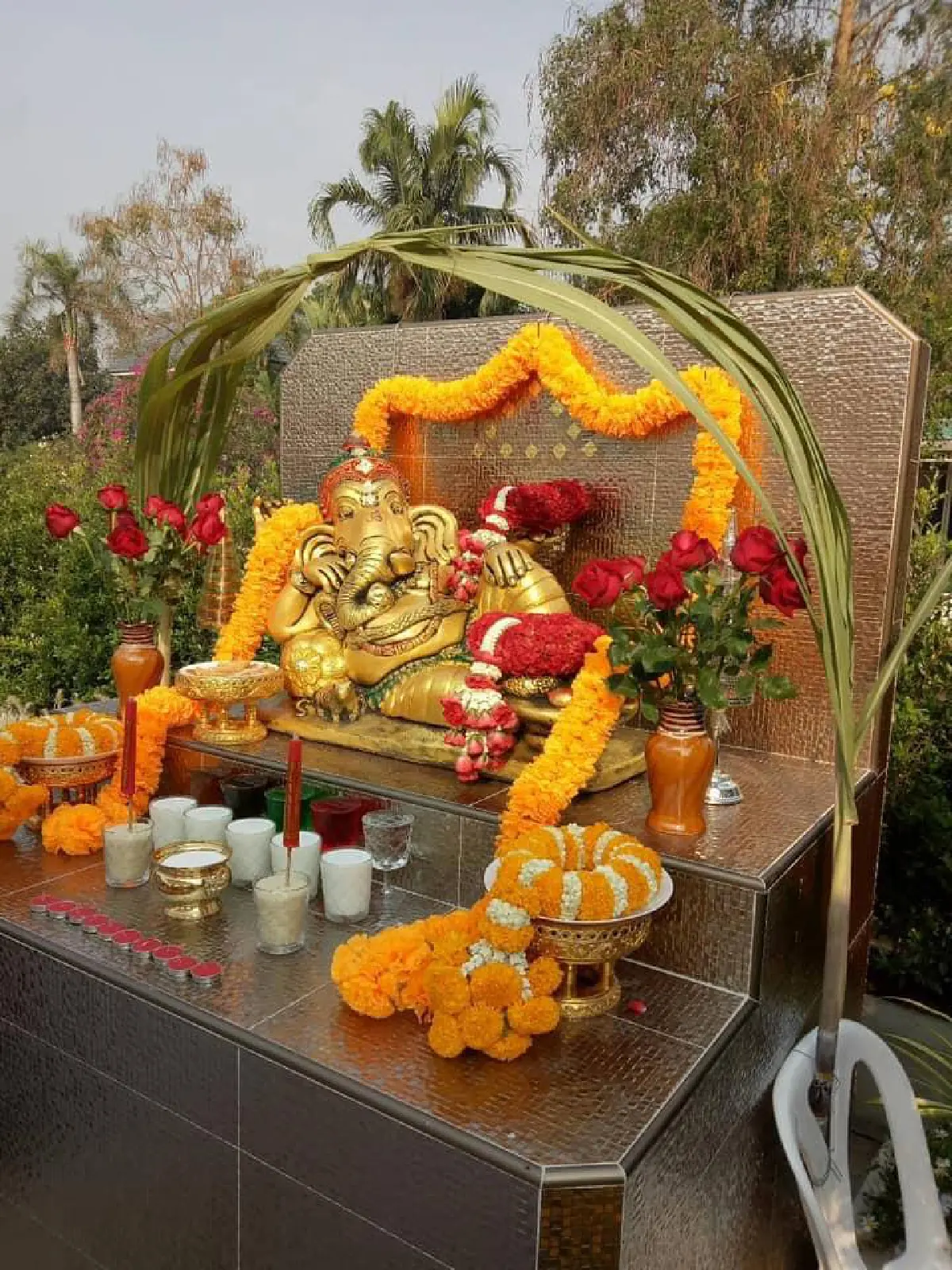 “ใหม่ เจริญปุระ” ถือฤกษ์ดีทำบุญบวงสรวงพระพิฆเนศ พร้อมทำบุญขึ้นบ้านใหม่หลังใหญ่