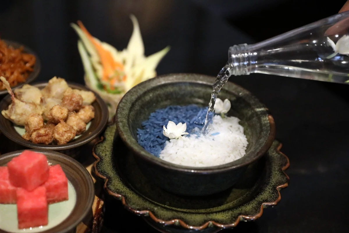 ชิมข้าวแช่ออร์แกนิค ดับองศาร้อนด้วยเมนูไทยชาววัง ณ ห้องอาหารเดอะเฮาส์ ออฟ สมูท เคอร์รี่