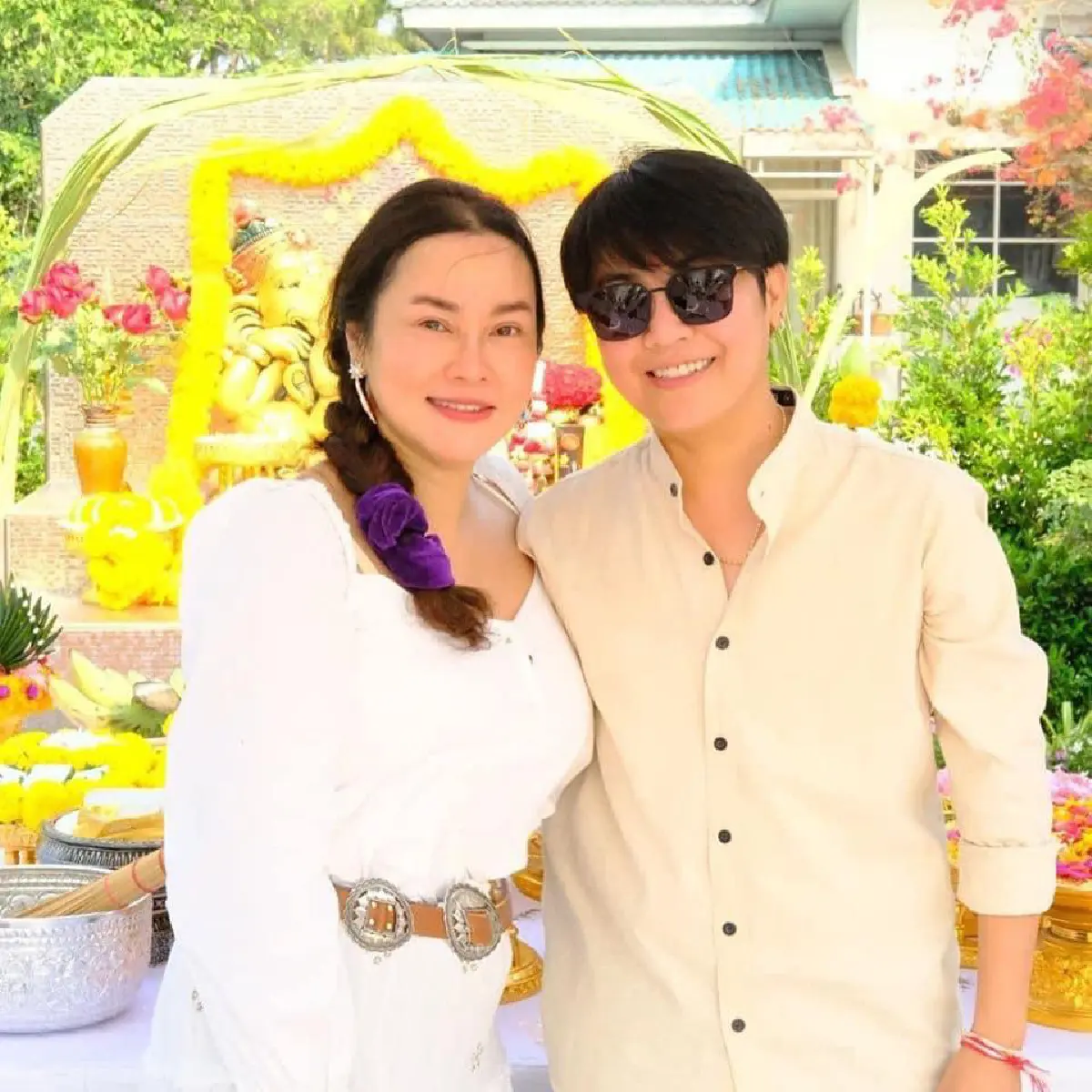 “ใหม่ เจริญปุระ” ถือฤกษ์ดีทำบุญบวงสรวงพระพิฆเนศ พร้อมทำบุญขึ้นบ้านใหม่หลังใหญ่