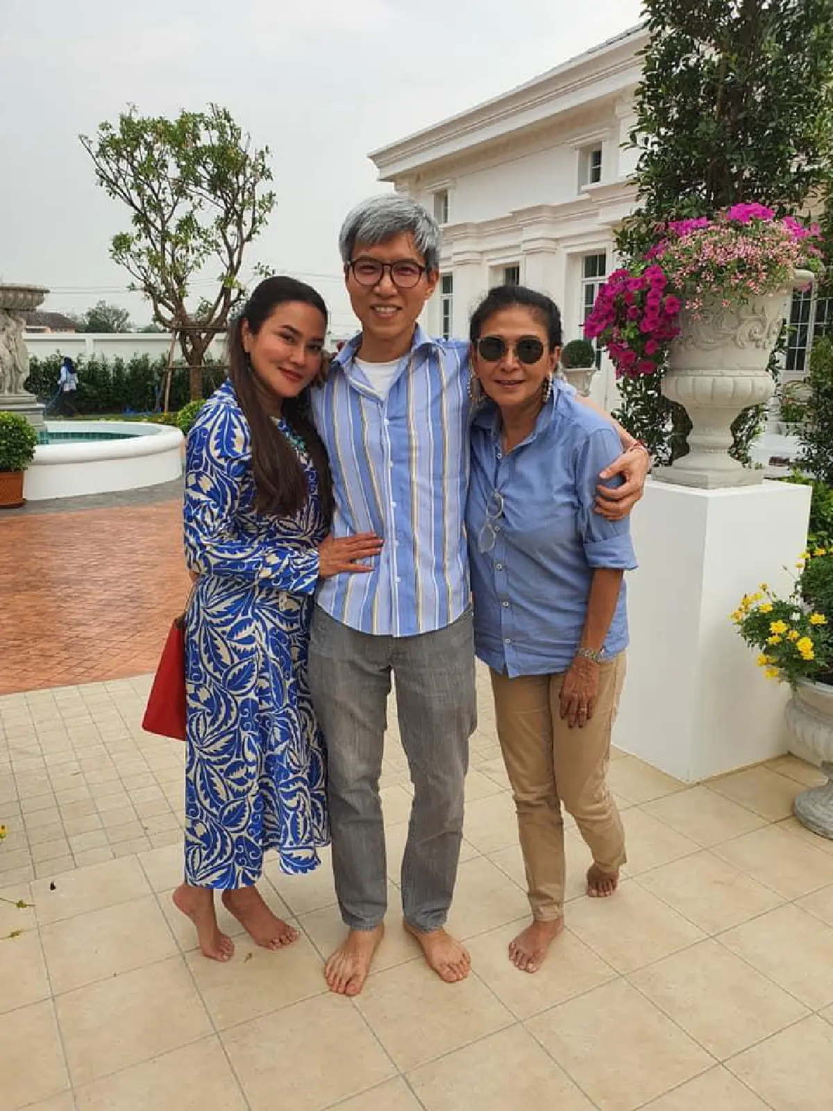 “ใหม่ เจริญปุระ” ถือฤกษ์ดีทำบุญบวงสรวงพระพิฆเนศ พร้อมทำบุญขึ้นบ้านใหม่หลังใหญ่