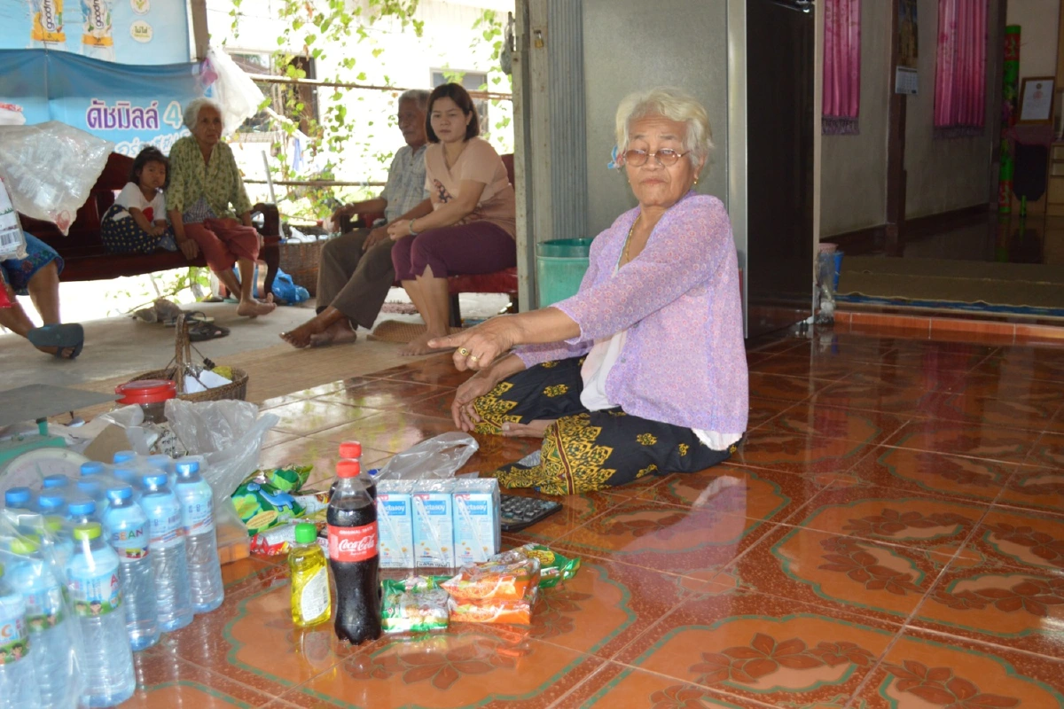 คุณยายใจเด็ดสู้โจรสาวกระชากหมวกไหมพรมหลุด ตำรวจแกะรอยกล้องวงจรปิดล่าตัว