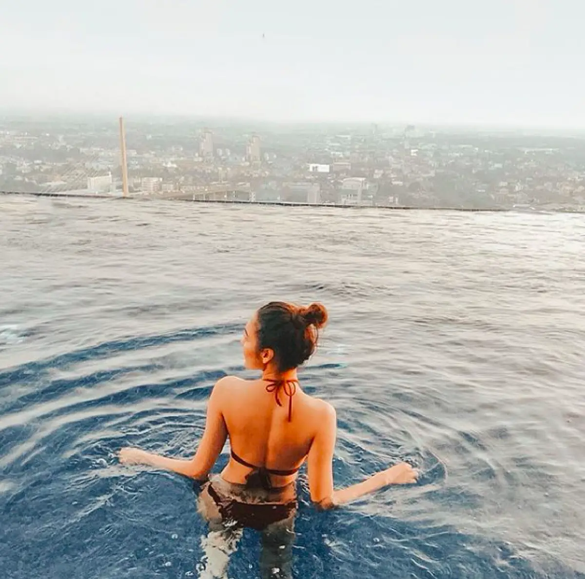 แซ่บทะลุบิกินี่!! “หยาดทิพย์” อวดความเซ็กซี่ในสระน้ำจนละสายตาไม่ได้เลย