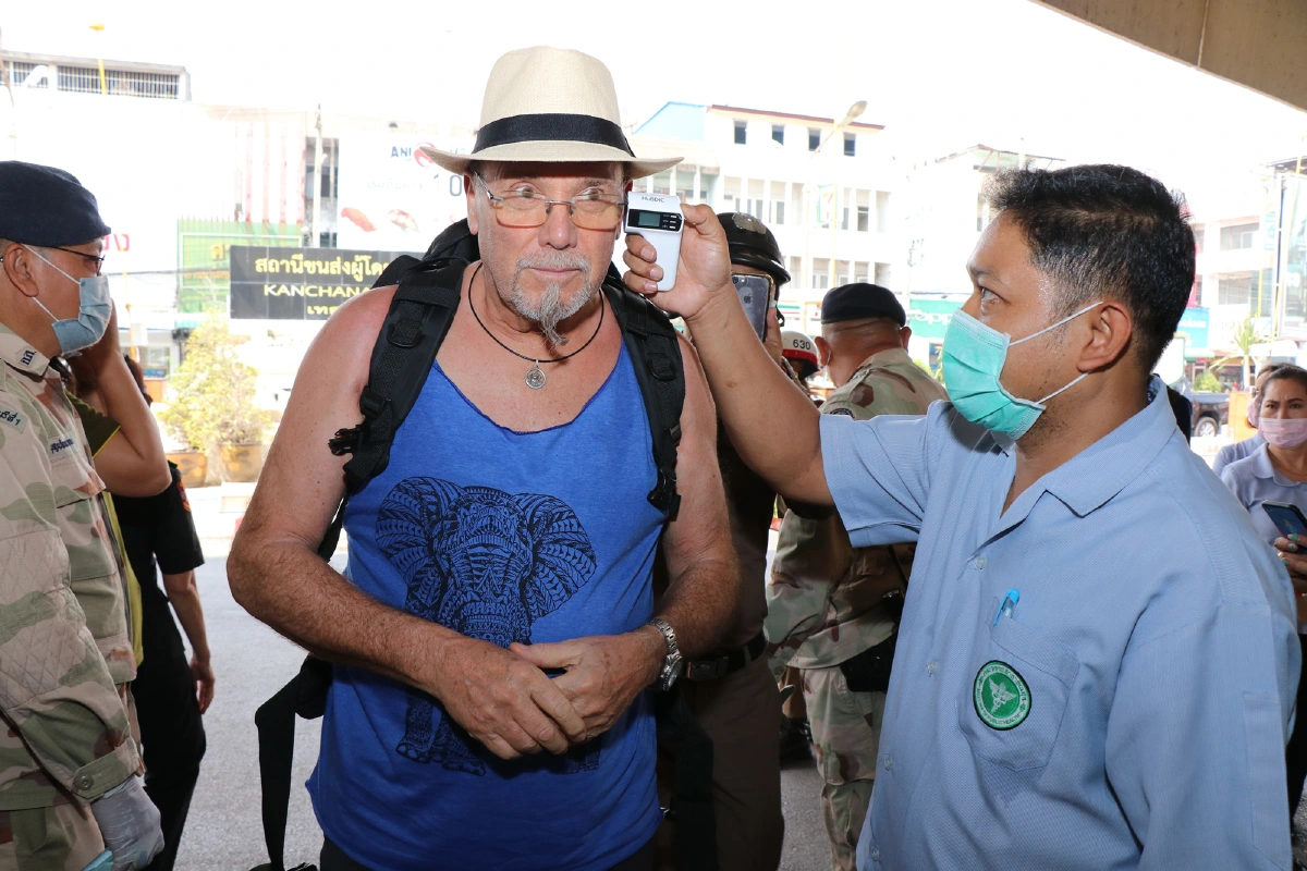 กาญจน์ตั้งจุดคัดกรองบขส.คุมเข้มป้องกันแพร่ระบาดโควิด-19