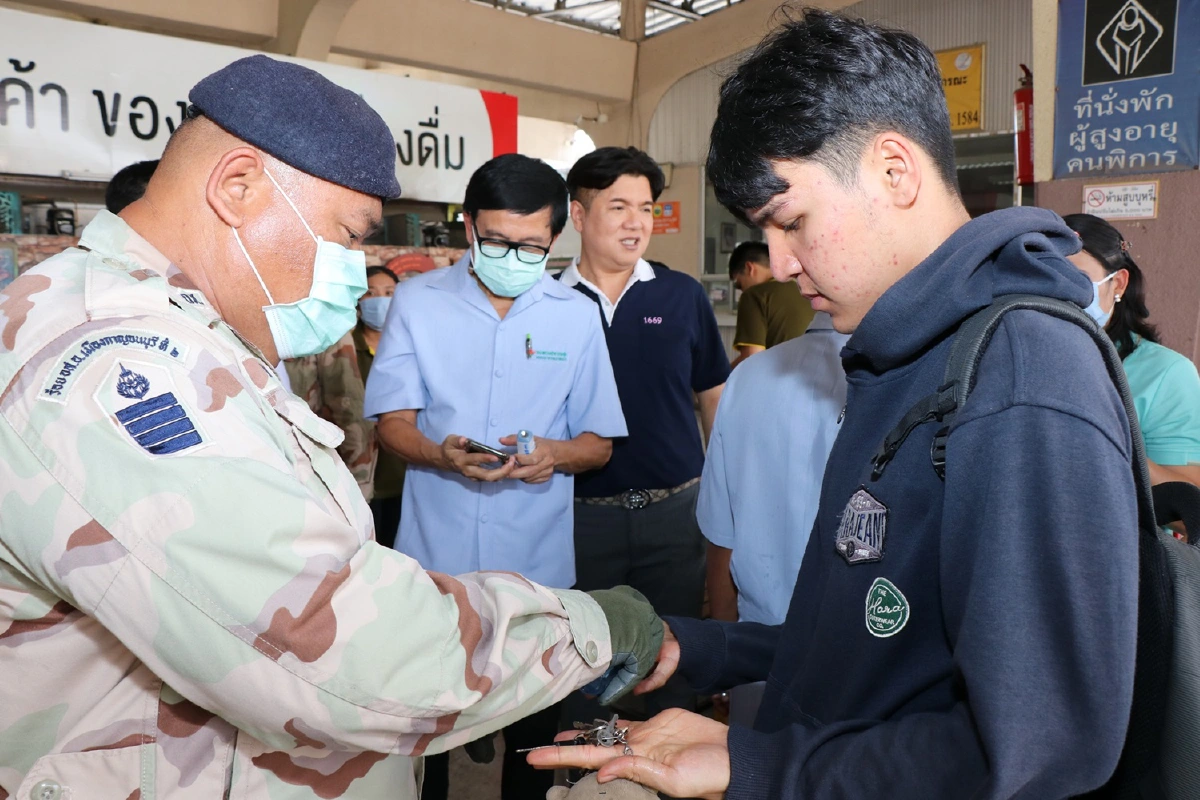 กาญจน์ตั้งจุดคัดกรองบขส.คุมเข้มป้องกันแพร่ระบาดโควิด-19