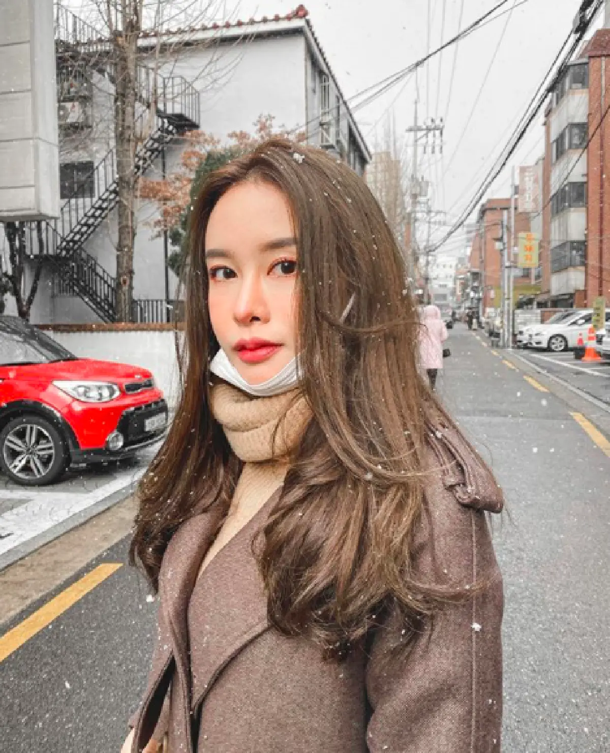 “มิ้ง ศวภัทร“ ชี้แจงกรณีสวมกอด “ตู่ ภพธร” หลังกลับจากเกาหลี แต่ไม่กักตัว 