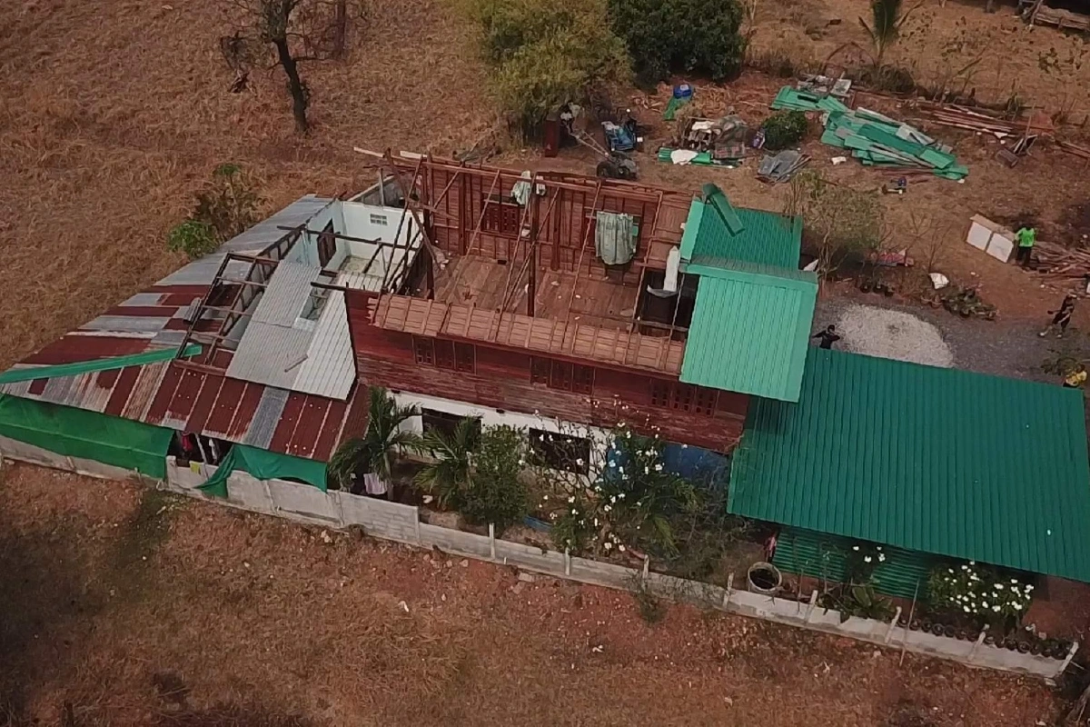 พายุฤดูร้อนถล่มขอนแก่น หลังคาปลิวว่อนเสียหายเกือบ50หลังคาเรือน