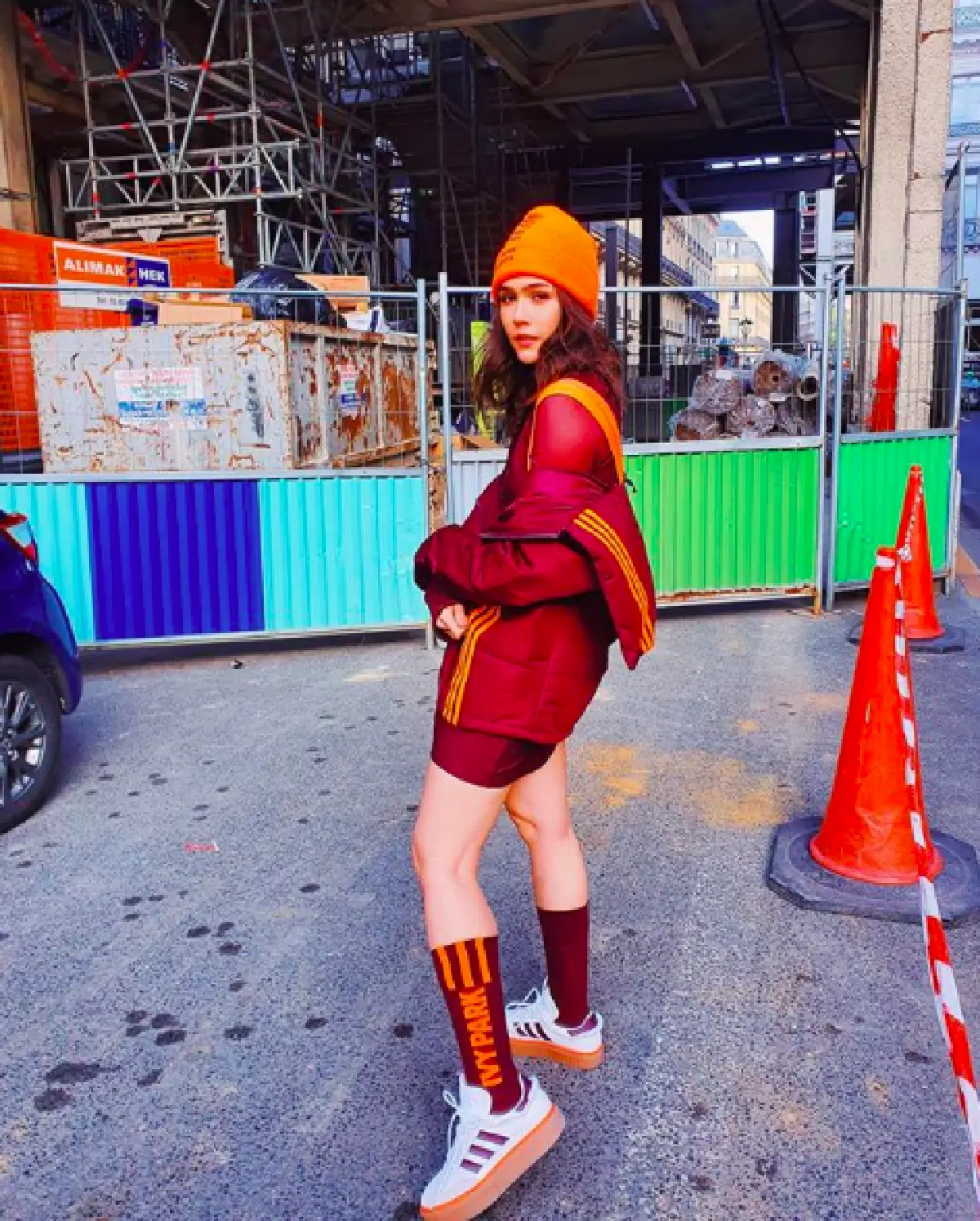 เจ้าแม่สตรีทตัวจริง "ชมพู่ อารยา" กับโลเคชั่นภ่ายภาพแบบชิวๆ 