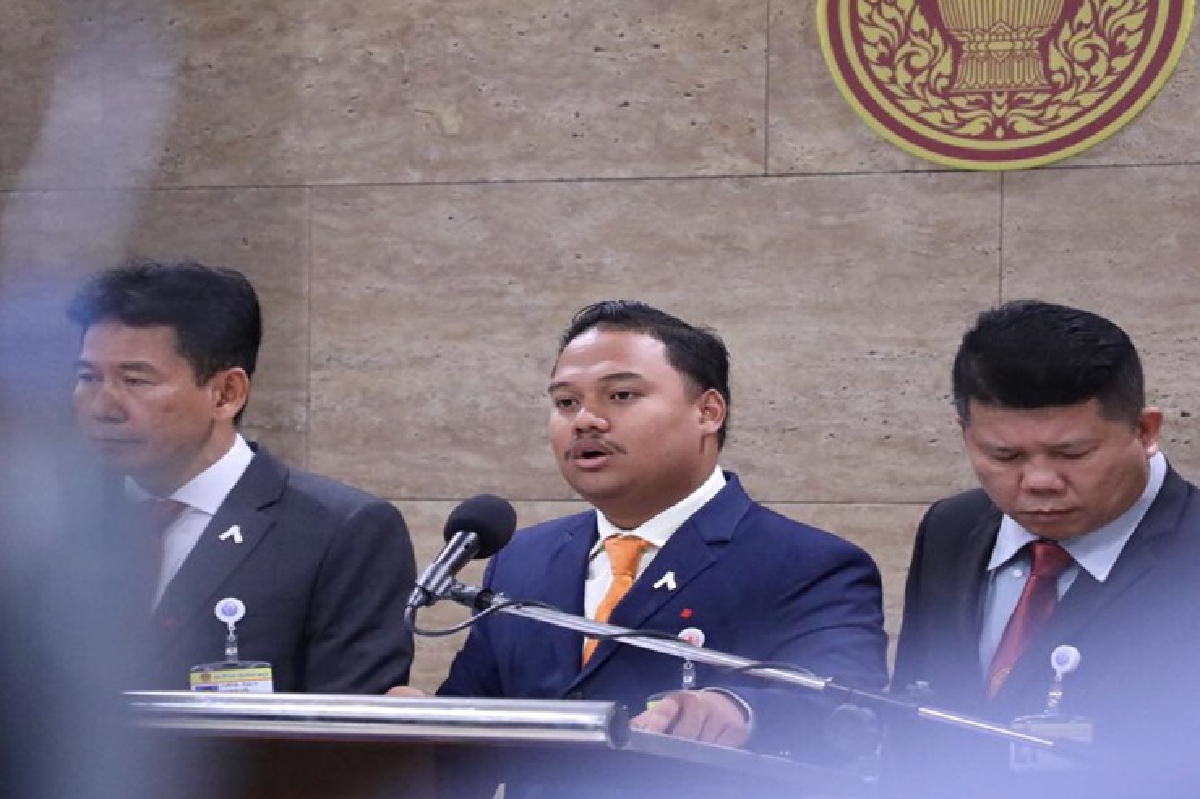 ณัฐชา จวก กกต. เดินหน้าคดีอาญา"ธนาธร" แนะหยุดก่อนประชาชนจะหมดความอดทน ณัฐชา จวก กกต. เดินหน้าคดีอาญา"ธนาธร" แนะหยุดก่อนประชาชนจะหมดความอดทน