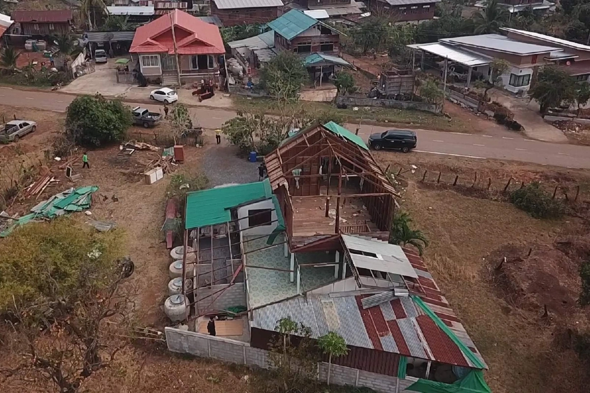 พายุฤดูร้อนถล่มขอนแก่น หลังคาปลิวว่อนเสียหายเกือบ50หลังคาเรือน