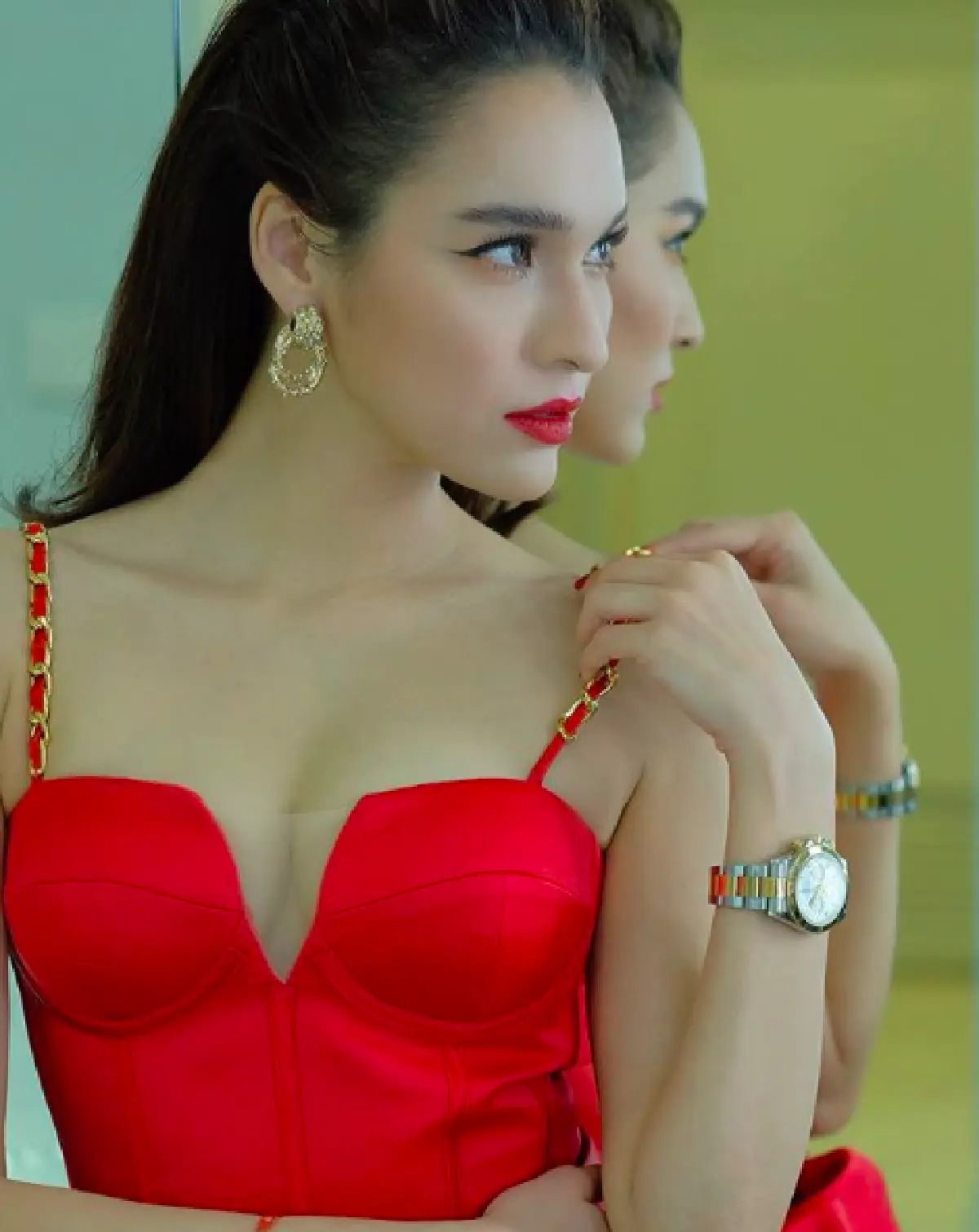 แซ่บทะลุบิกินี่!! “หยาดทิพย์” อวดความเซ็กซี่ในสระน้ำจนละสายตาไม่ได้เลย