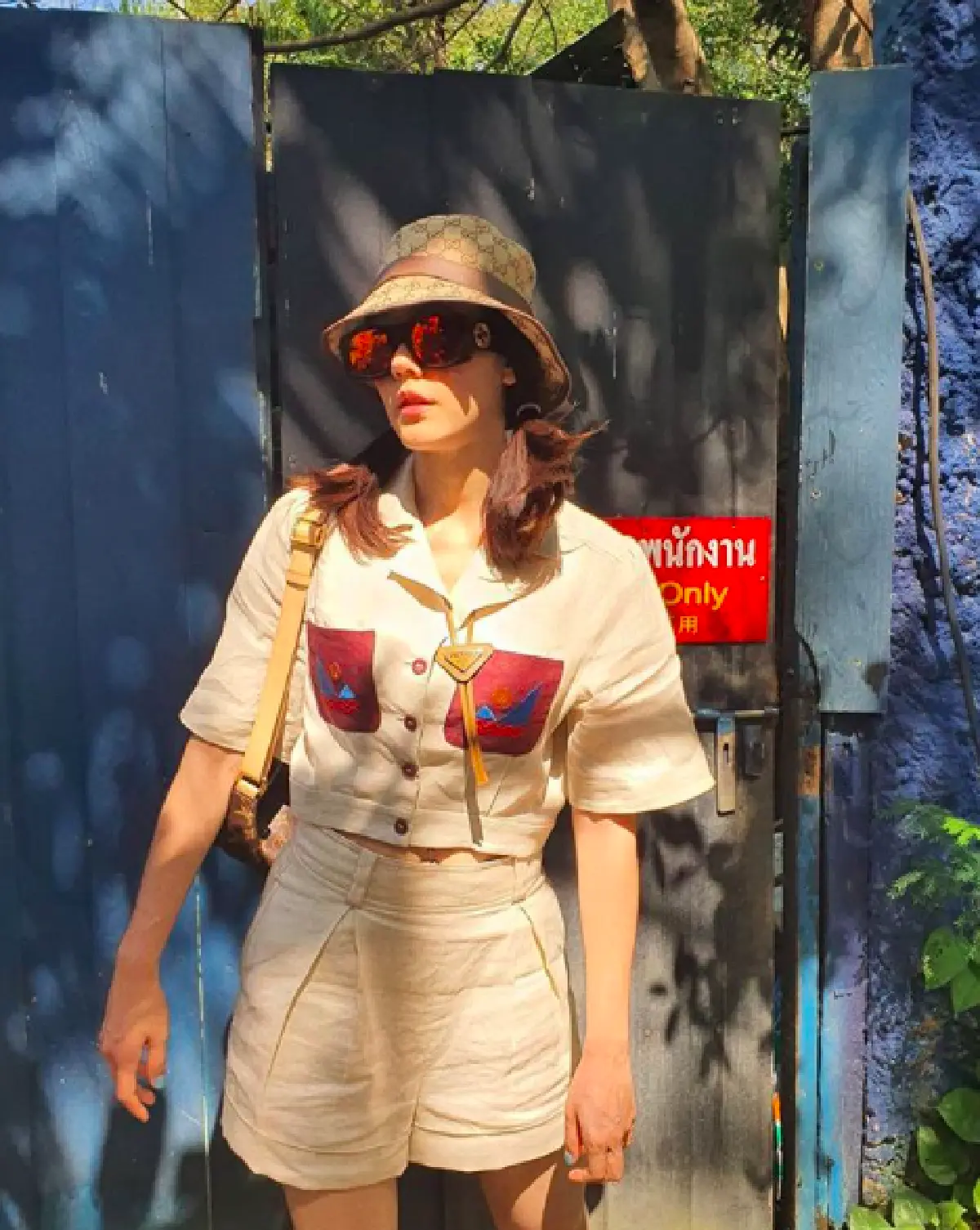 เจ้าแม่สตรีทตัวจริง "ชมพู่ อารยา" กับโลเคชั่นภ่ายภาพแบบชิวๆ 