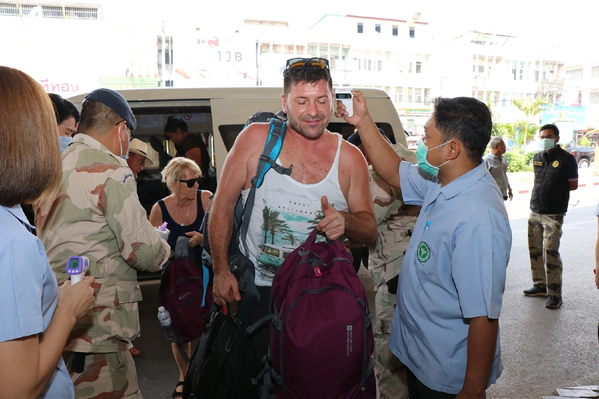 กาญจน์ตั้งจุดคัดกรองบขส.คุมเข้มป้องกันแพร่ระบาดโควิด-19