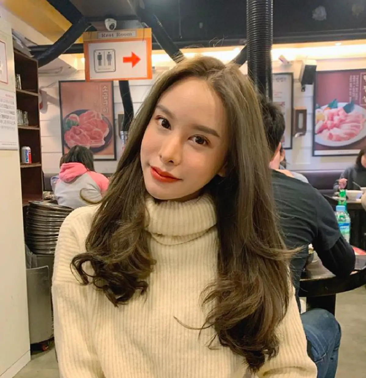 “มิ้ง ศวภัทร“ ชี้แจงกรณีสวมกอด “ตู่ ภพธร” หลังกลับจากเกาหลี แต่ไม่กักตัว 