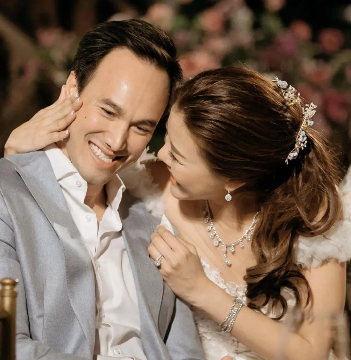 เก๋ ชลลดา มอบเงินของขวัญแต่งงานเกือบ 5 แสนให้มูลนิธิช่วยเหลือสัตว์ยากไร้